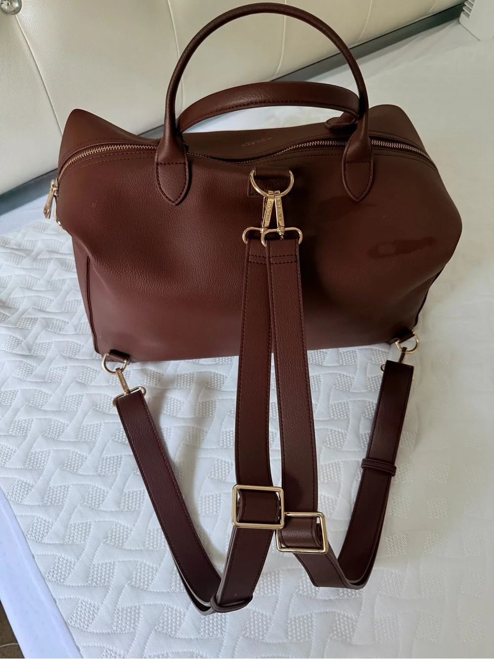 Mina Baie sleek brown